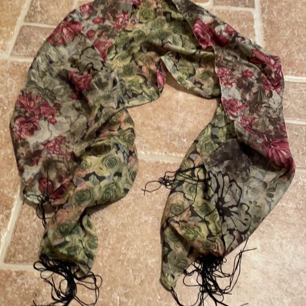 floral pattern scarf